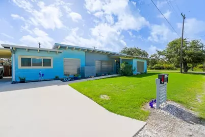 320 Timothy Street, Rockport, TX 78382 - Photo 8