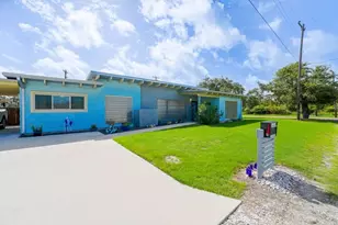 320 Timothy St, Rockport, TX 78382 - Photo 8