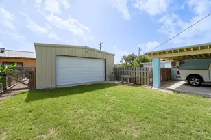 320 Timothy St, Rockport, TX 78382 - Photo 10
