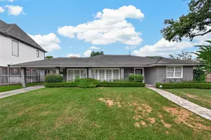 5232 Piping Rock Ln Ln, Houston, TX 77056 - Photo 2