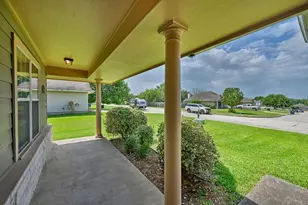 306 Laney St, Brenham, TX 77833 - Photo 2