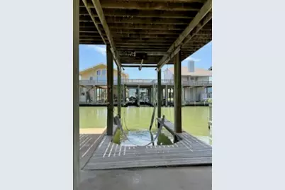 307 Anchor Drive, Freeport, TX 77541 - Photo 4