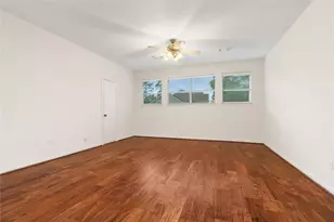 187 E Lansdowne Cir, The Woodlands, TX 77382 - Photo 30