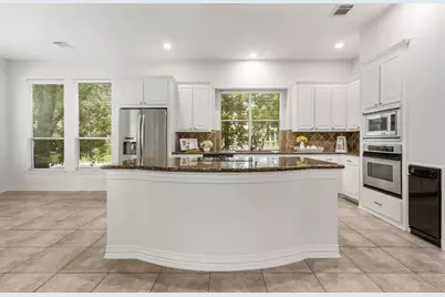 187 E Lansdowne Circle, The Woodlands, TX 77382 - Photo 16