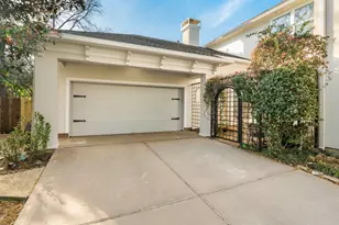 187 E Lansdowne Cir, The Woodlands, TX 77382 - Photo 4