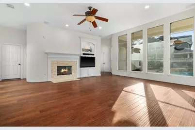 187 E Lansdowne Circle, The Woodlands, TX 77382 - Photo 14