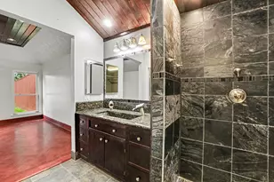 1927 Barronett Bend, Sugar Land, TX 77478 - Photo 20