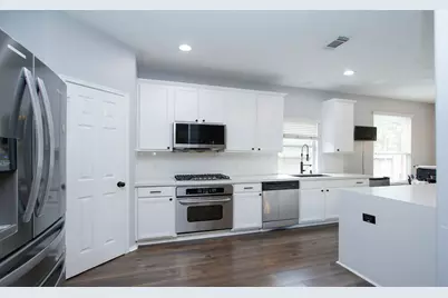 93 N Frontera Circle, The Woodlands, TX 77382 - Photo 16