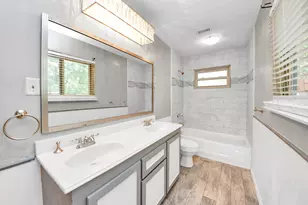 4900 Sandalwood Cir, Baytown, TX 77521 - Photo 14