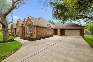 5210 Weston Dr, Weston Lakes, TX 77441 - Photo 4