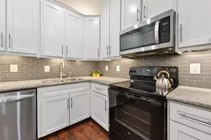 2100 Tanglewilde St, Houston, TX 77063 - Photo 12