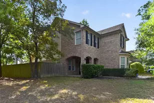 3 W Archwyck Cir, The Woodlands, TX 77382 - Photo 2
