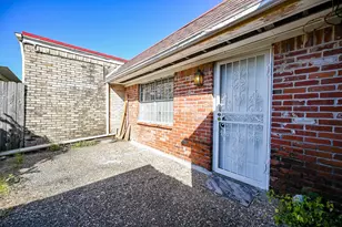 7878 Leonora St, Houston, TX 77061 - Photo 32