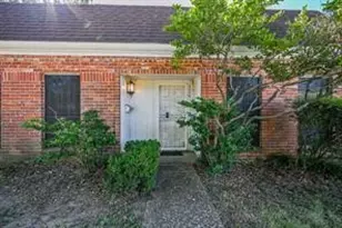 7878 Leonora St, Houston, TX 77061 - Photo 2