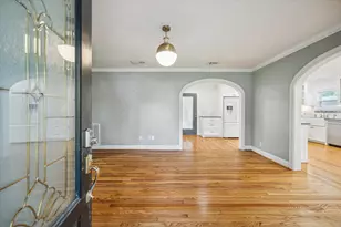 211 W 31st St, Houston, TX 77018 - Photo 2