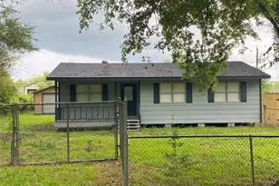 518 Big Deer Dr, Crosby, TX 77532 - Photo 1