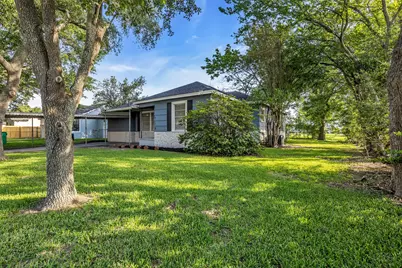 718 E Republic Avenue #1, Baytown, TX 77520 - Photo 2