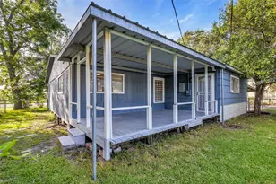 718 E Republic Ave, Baytown, TX 77520 - Photo 22