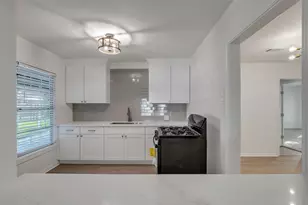 718 E Republic Ave, Baytown, TX 77520 - Photo 12