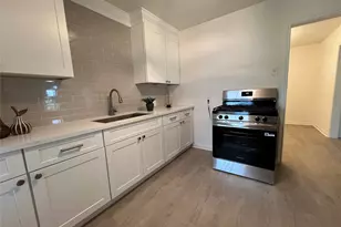 718 E Republic Ave, Baytown, TX 77520 - Photo 14