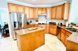 27 E Shale Creek Cir, The Woodlands, TX 77382 - Photo 6