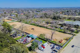 1714 W Little York Rd, Houston, TX 77091 - Photo 8