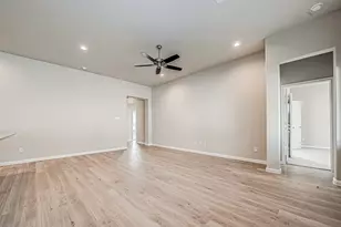 3919 Sugardale St, Baytown, TX 77521 - Photo 10