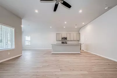 3919 Sugardale Street, Baytown, TX 77521 - Photo 8