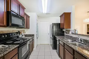 9438 Gold Mountain Dr, Rosharon, TX 77583 - Photo 6