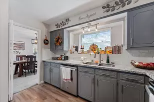 301 Hill Brook Ln, Conroe, TX 77385 - Photo 10