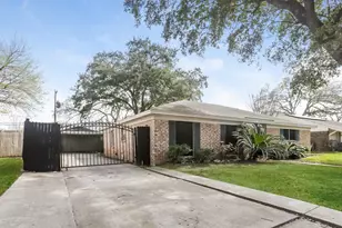 12115 Hillcroft St, Houston, TX 77035 - Photo 1