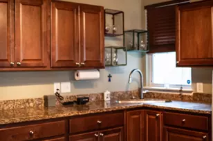 1911 Shadow Bend Dr, Houston, TX 77043 - Photo 16