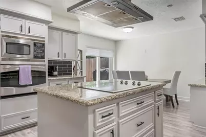 11743 Wickhollow Lane, Houston, TX 77043 - Photo 18