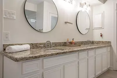 11743 Wickhollow Lane, Houston, TX 77043 - Photo 24