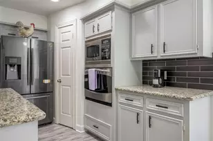 11743 Wickhollow Ln, Houston, TX 77043 - Photo 2