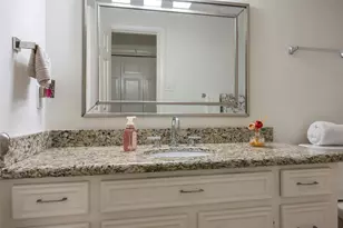 11743 Wickhollow Ln, Houston, TX 77043 - Photo 30