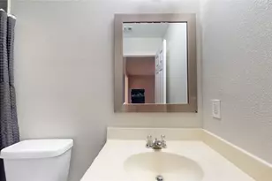 8703 Summerset Meadow Ct, Houston, TX 77075 - Photo 40