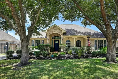 933 Mystic Village Lane, Seabrook, TX 77586 - Photo 1
