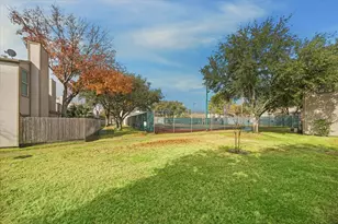 880 Tully Rd, Houston, TX 77079 - Photo 4