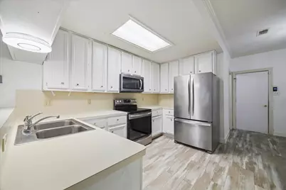 880 Tully Road #13, Houston, TX 77079 - Photo 10