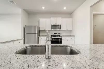 8218 Sunberry Shadow Drive, Houston, TX 77016 - Photo 4