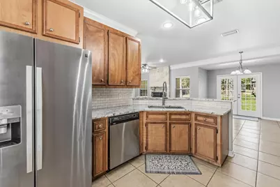 147 E Mosley Lane, Huntsville, TX 77340 - Photo 8