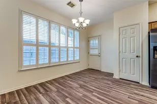 127 S Winterport Cir, The Woodlands, TX 77382 - Photo 12