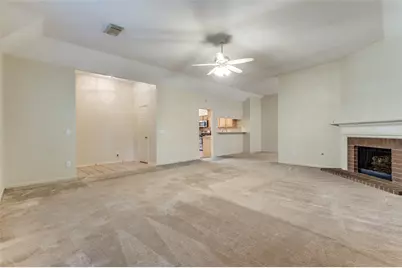 127 S Winterport Circle, The Woodlands, TX 77382 - Photo 6