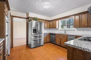 723 Shadow Brook Dr, Spring, TX 77380 - Photo 14