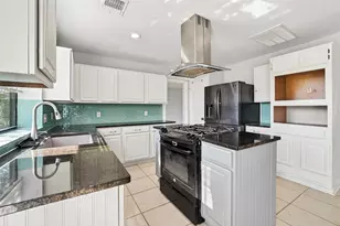 128 Bayou Bend Dr, League City, TX 77573 - Photo 10