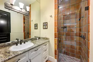 16 Lana Ln, Houston, TX 77027 - Photo 16