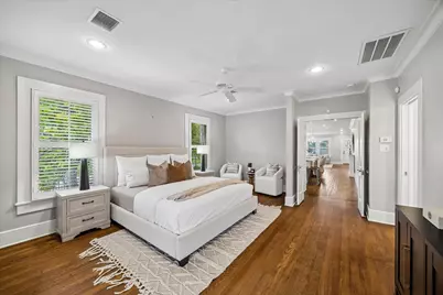 200 E 26th Street, Houston, TX 77008 - Photo 16