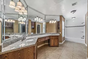11510 Pagoda Dr, Houston, TX 77477 - Photo 10