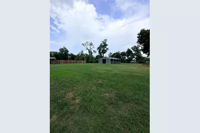 301 E San Bernard St, Brazoria, TX 77422 - Photo 6